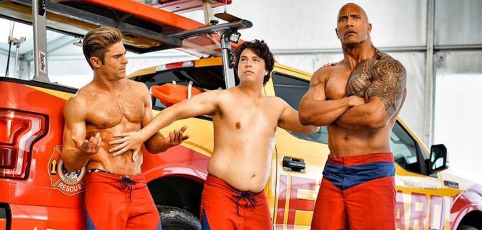 Baywatch : Zac Efron et Dwayne Johnson en plein sauvetage dans le trailer