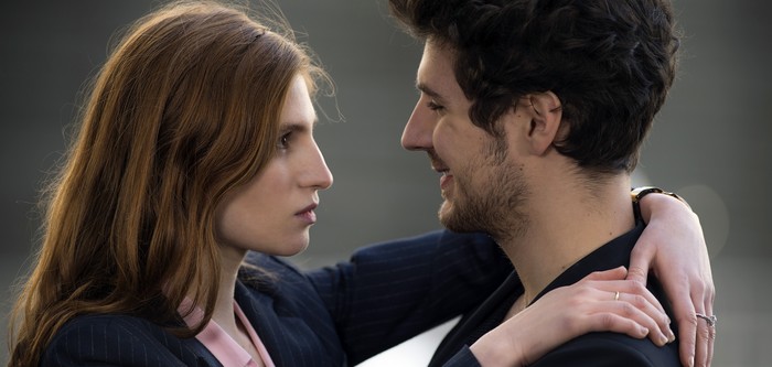 Tout de suite maintenant : la rivalité des sentiments